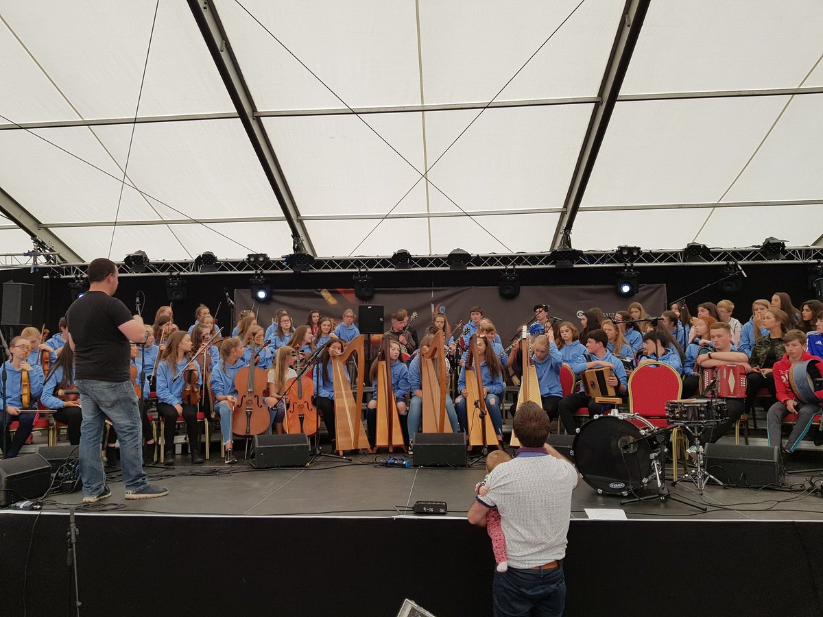 fleadhcheoil's tweet photo. The soundcheck for the Fleadh Showcase concert is attracting attention. 8pm tonight in the Shannon Aerodome. #ClareYouthTrad #fleadh2017 https://t.co/ccBMRCfPp0