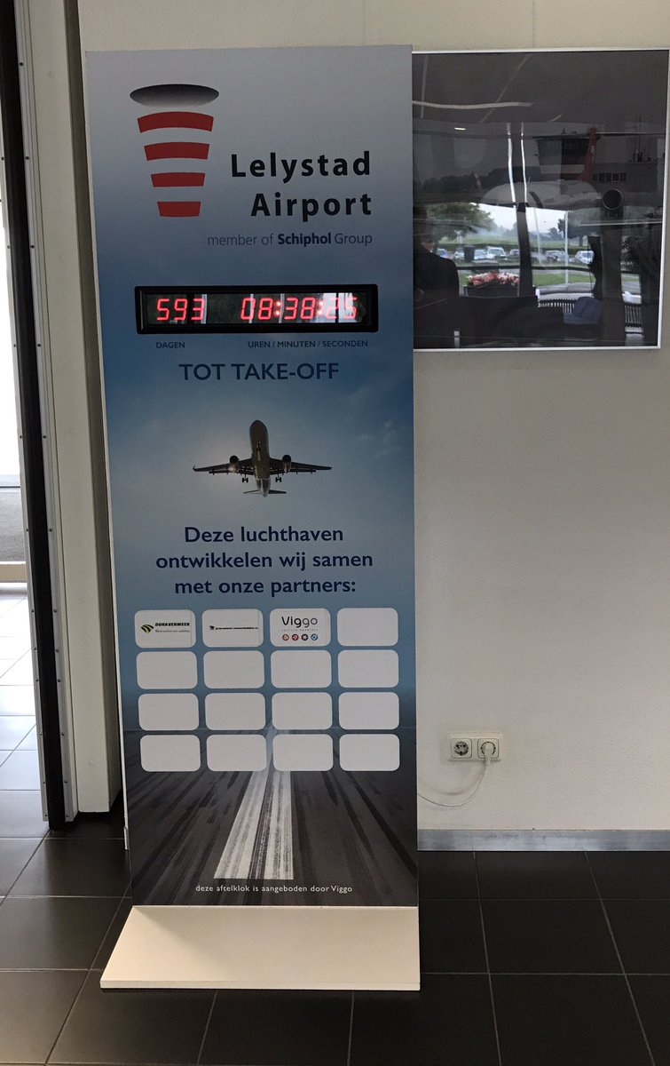 RobJetten's tweet photo. Werkbezoek @D66 aan Lelystad Airport. Gesprek met gedeputeerde, wethouder en projectdirecteur over planning, knelpunten en kansen Lelystad https://t.co/e2j4fLjoOH