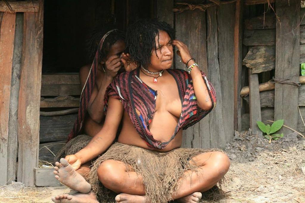 TuPawlicki's tweet photo. #danitribe #papuans #photooftheday #wamena #indonesia #photooftheday #travelpics #travelpictures #travelphotograph… https://t.co/UCagc2wRUK https://t.co/UVoUn5i4Bz