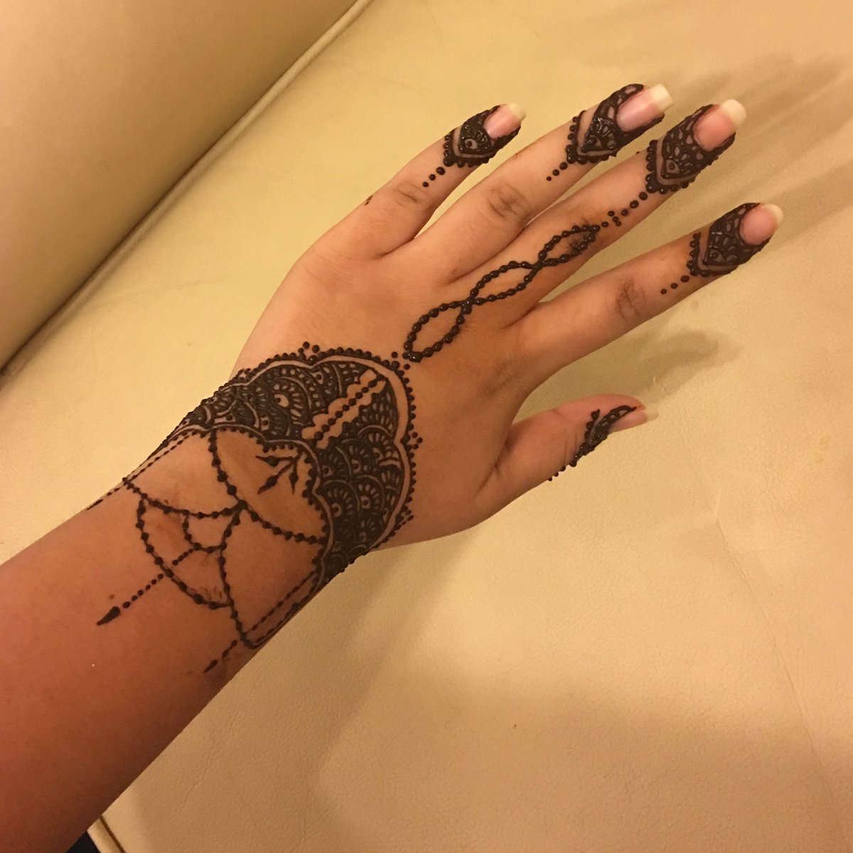Prietys_Mehndi's tweet photo. Latest work #mehndi #henna #art #details #mehndihenna #mehndilove #mehndiart #hennatattoo #hennadesign #simplehenna #simplemehndi https://t.co/ru3LELXRLW