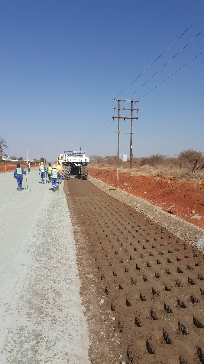 RoadsAgency's tweet photo. #RAL@WORK : Progress update on the upgrading of road #D3602 from Mamogashwa to Molapo, Moletlane Area, Capricorn DM https://t.co/iscKBX8ZA4