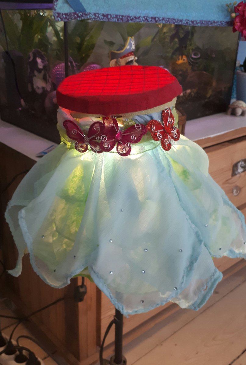 _MercyBeat's tweet photo. #Rightsidebrain activity;
Trying to compose lampshades. Draft no.27. At least #<[:P
Fun tho *~[:)x
(#Leftsidebrain pilot still juz snoring) https://t.co/trsXsC0AFu
