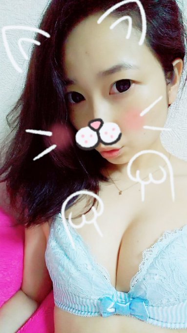 ☆お盆感謝祭開催中〜☆ ファンの皆様いつも応援ありがとう💕みんなで1日1エロ💓by aloha girl's  本日の #1日1エロ #可愛くなーあれ  #お気に入りは猫ちゃん https://t.c<a href="/tag/1%E6%97%A51%E3%82%A8%E3%83%AD"class="tags"><span>#1日1エロ</span></a><a href="/tag/%E5%8F%AF%E6%84%9B%E3%81%8F%E3%81%AA%E3%83%BC%E3%81%82%E3%82%8C"class="tags"><span>#可愛くなーあれ</span></a><a href="/tag/%E3%81%8A%E6%B0%97%E3%81%AB%E5%85%A5%E3%82%8A%E3%81%AF%E7%8C%AB%E3%81%A1%E3%82%83%E3%82%93"class="tags"><span>#お気に入りは猫ちゃん</span></a>