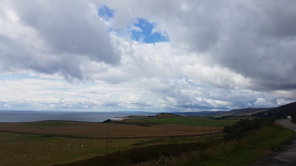 KoSDT_EAS's tweet photo. Blue skies in #EastSutherland but there's a chill in the air. Contact us for #homeenergy advice. #staywarm @CCFScot https://t.co/Pjnt1K0cMQ