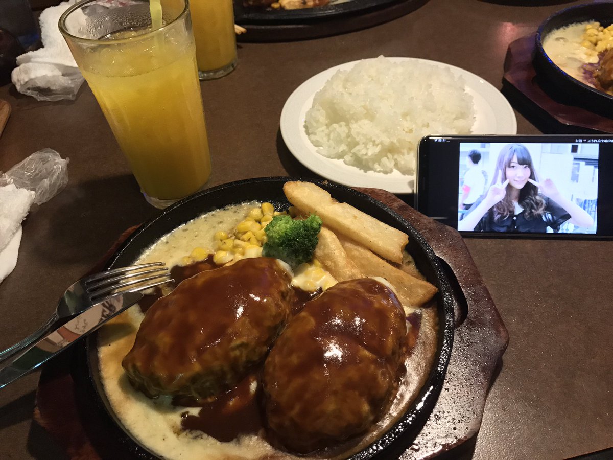 _ruru_4's tweet photo. 彼女と180gづつハンバーグを分けて食べるんだ( ͒ ु•·̫• ू ͒) ♡
ドリンクはマンゴージュース

#意外にマンゴー #一色嶺奈 https://t.co/RLSG65G7zG