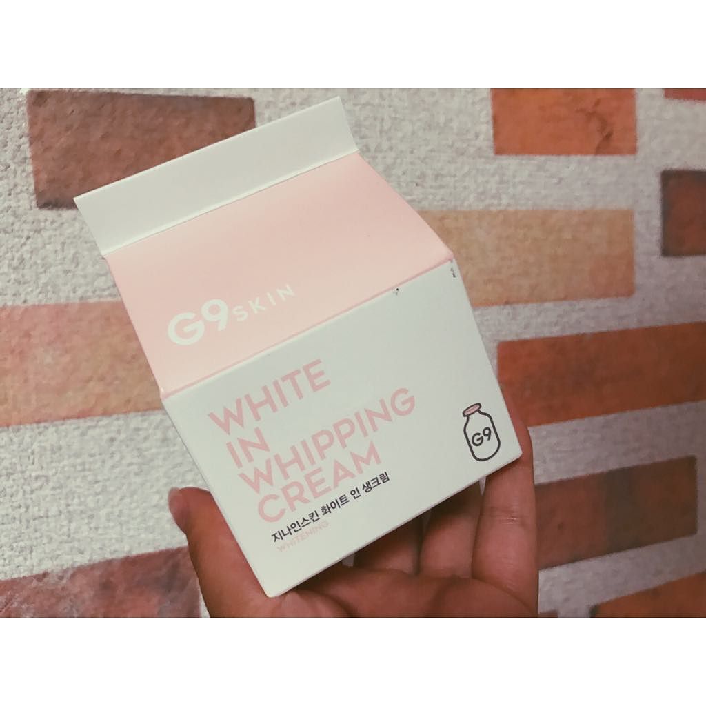 ___yu17_09's tweet photo. 🍓🍓🍓
.
.
思った以上に顔が焼けて
しまってシミになるのが
怖いから今日からこれに頼る💭
.
#whiteinwhippingcream https://t.co/klE0FE6eCC https://t.co/0X8fPKqEPM