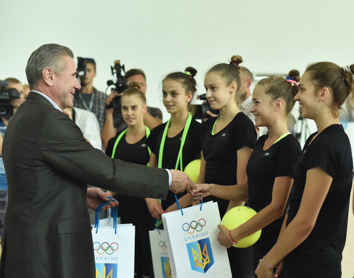 sergey_bubka's tweet photo. Very pleasant meeting with @OlympicUA Rythmic Gymnactics Team. 
Good luck for Pesaro-2017 35th World Championship and #FISU #SUTaipei2017 https://t.co/Efdd1840PW