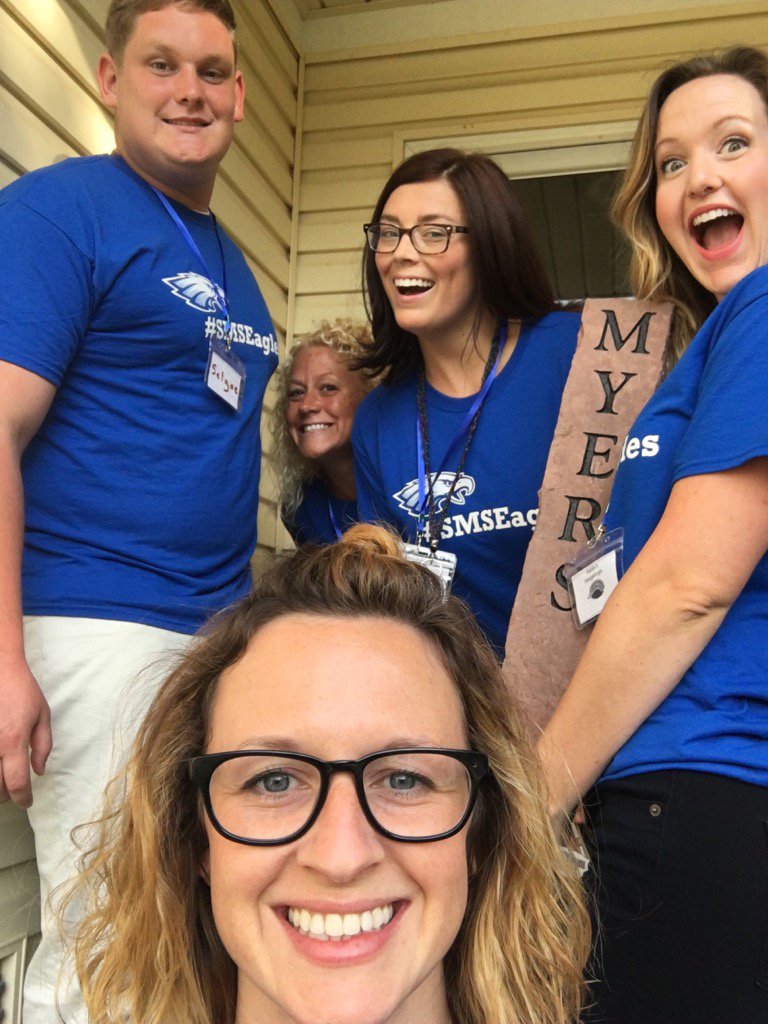 JessicaDierking's tweet photo. #SMSEagles #selgae #frontporch #creepers @JFriendGV @lmjenkins84 @afm1978 https://t.co/U7ZaEX8G05