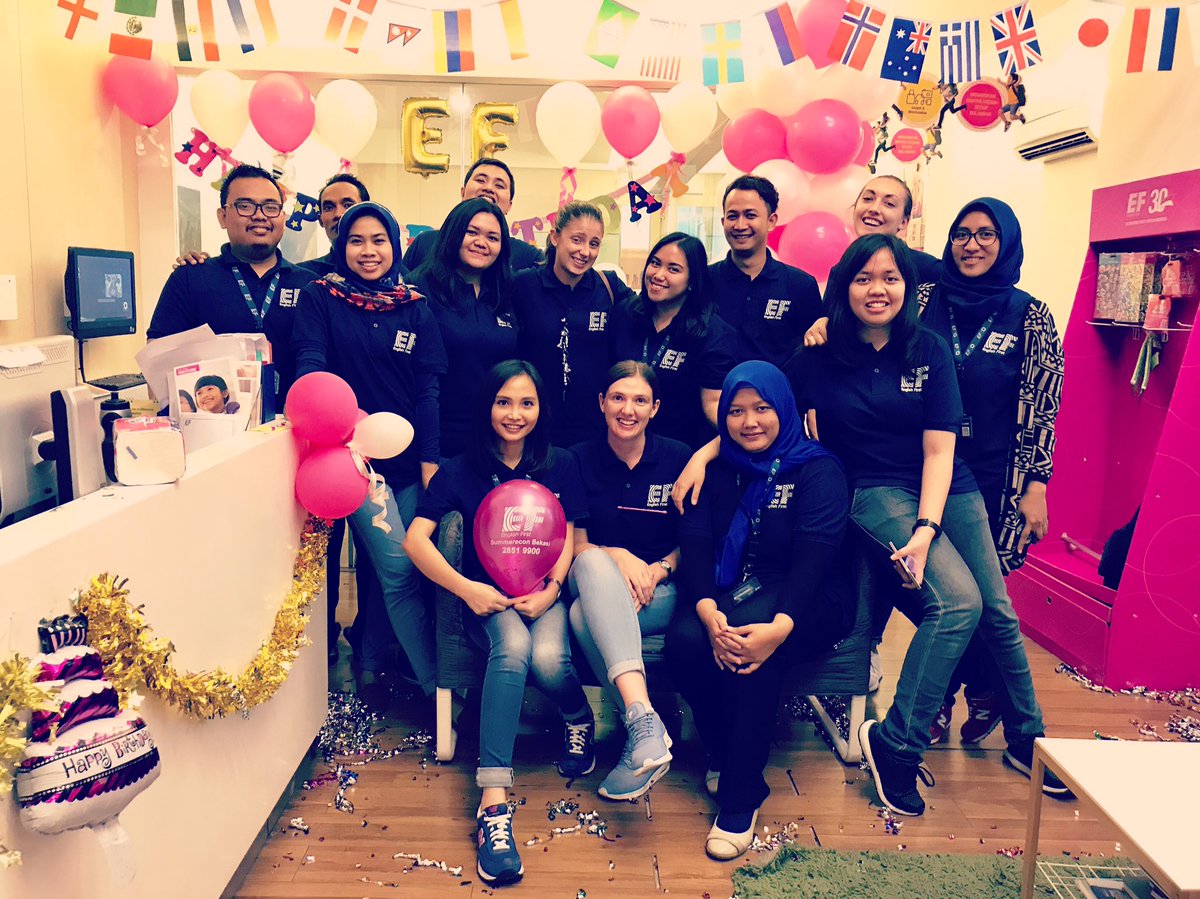 EF Summarecon Team Shot to celebrate our second birthday! #efsummareconbekasi #ourbirthday #celebrations #dreamteam #efindonesia #wechooseef