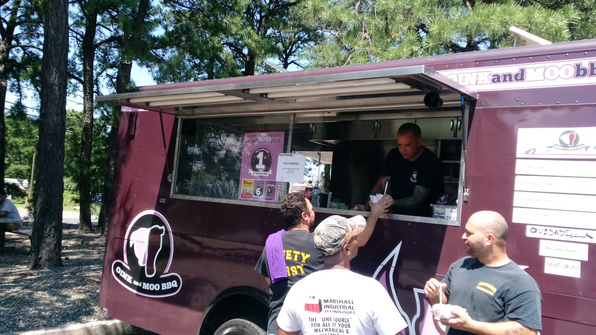 warshauer's tweet photo. Our #SIMKAR vendor showcases last week were a hit - special thanks to @OINKandMOObbq! https://t.co/80s6DSaqTk