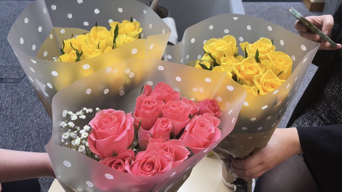 LRFlanniganOT's tweet photo. Thank you @MacleanFiona for our beautiful farewell flowers! @b_crocks @NicoleKane_OT https://t.co/p0VcjIFRU4