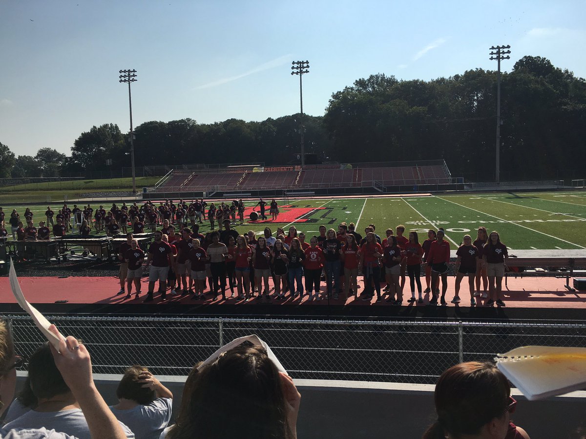 LisaMorganK3's tweet photo. Harding Singers kicking off the school year! @weAREmckinley @HardingPrexies #welead https://t.co/JClG3Hy3E6