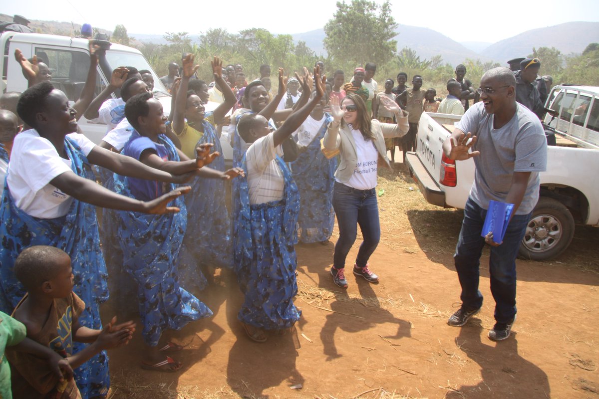 Engaging with IDP, Returnee &amp; host communities through social cohesion activities of song, dance &amp; income generating activities <a href="/IOMBurundi/">IOM Burundi 🇺🇳</a>