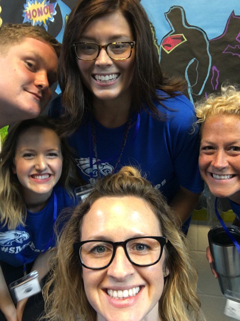 JessicaDierking's tweet photo. #SMSEagles #selgae #awesomebulletinboard #superheros #superteam @JFriendGV @afm1978 @lmjenkins84 https://t.co/iuH3fd49Op