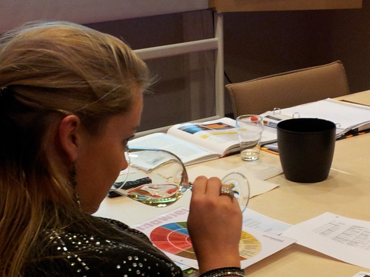 het #WijncursusSeizoen staat voor de deur! Schrijf je dus optijd in! #SDEN1 4-9 #SDEN2 5-9 #SDEN3 12-9 #Apeldoorn horecaenwijnadviesnl.com RT