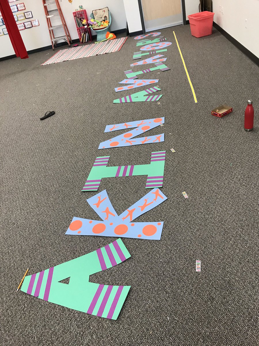AviatorRobb's tweet photo. Getting ready for a little LISD convocation! 🙌🏻
#lisdPA #Akinator #LISD https://t.co/zyI3b09yNo