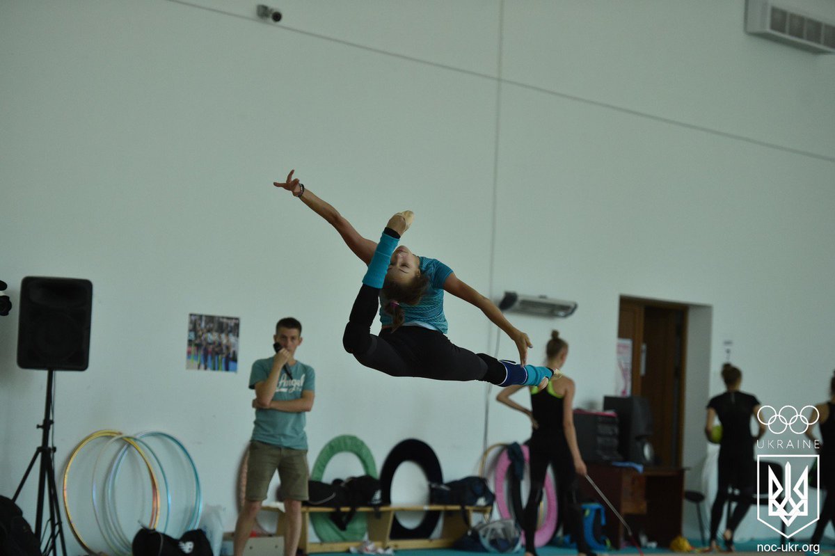 OlympicUA's tweet photo. Напередодні важливих міжнародних змагань Сергій Бубка побажав нашим граціям вдалих стартів!
Детельніше на сайті НОК: https://t.co/mHsy3uEW49 https://t.co/zlTgCGOZ7H