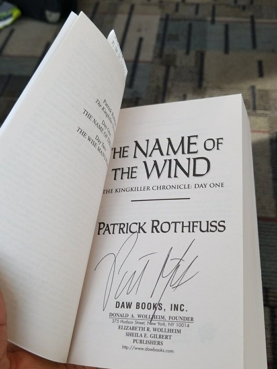 mcalice0424's tweet photo. @PatrickRothfuss finally got my signed #tnotw book @mspairport https://t.co/YyvKqCzZZf