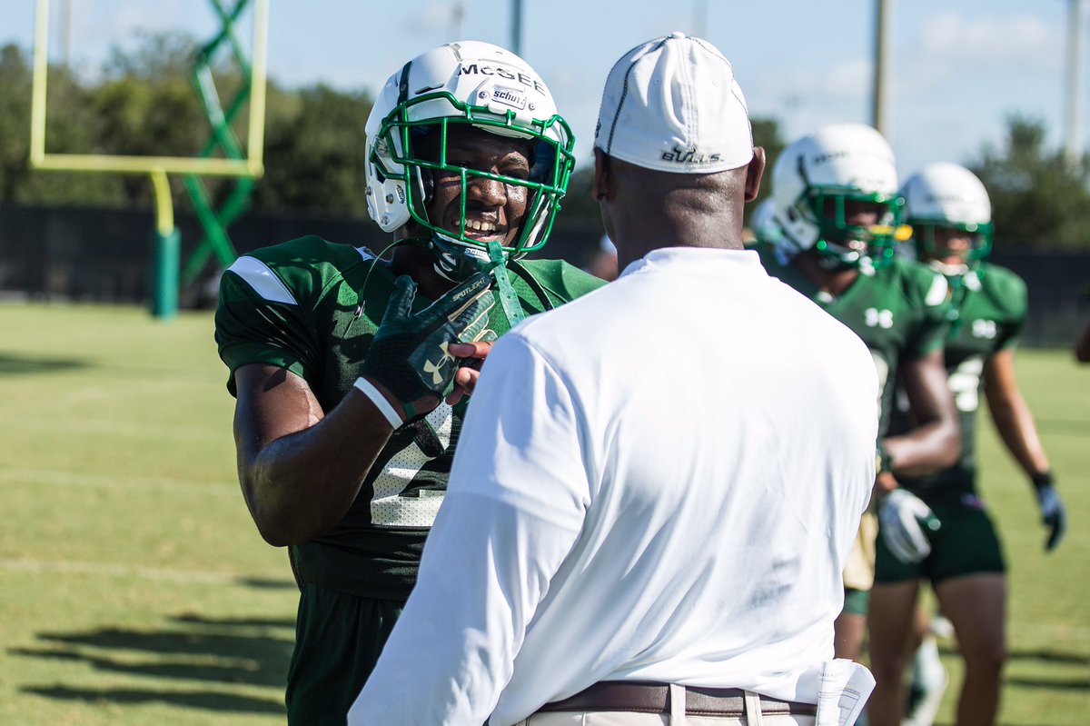 USFFootball's tweet photo. 📸 camp views

Practice 1️⃣7️⃣

#BullStrong 🤘💪 https://t.co/vFkbreIbas