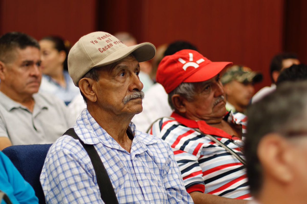GobdeSantander's tweet photo. @CCBucaramanga @desarrollosan @AlfonsoPintoFra @melodiaenlinea @ADN_Bucaramanga @BluBucaramanga @CaracolBga @canaltro @NoticiasTRO En #CompraRural participa Dir. @AlfonsoPintoFra, allí habla de la iniciativa "Pujanza Santandereana" y convocatoria para proveedores locales https://t.co/Ijs0D0YFvP