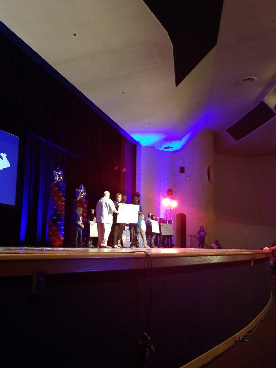 KatesMelissa's tweet photo. Thanks @DuncanvilleEF for helping us #WriteSuccessStories https://t.co/oexpQAtTst