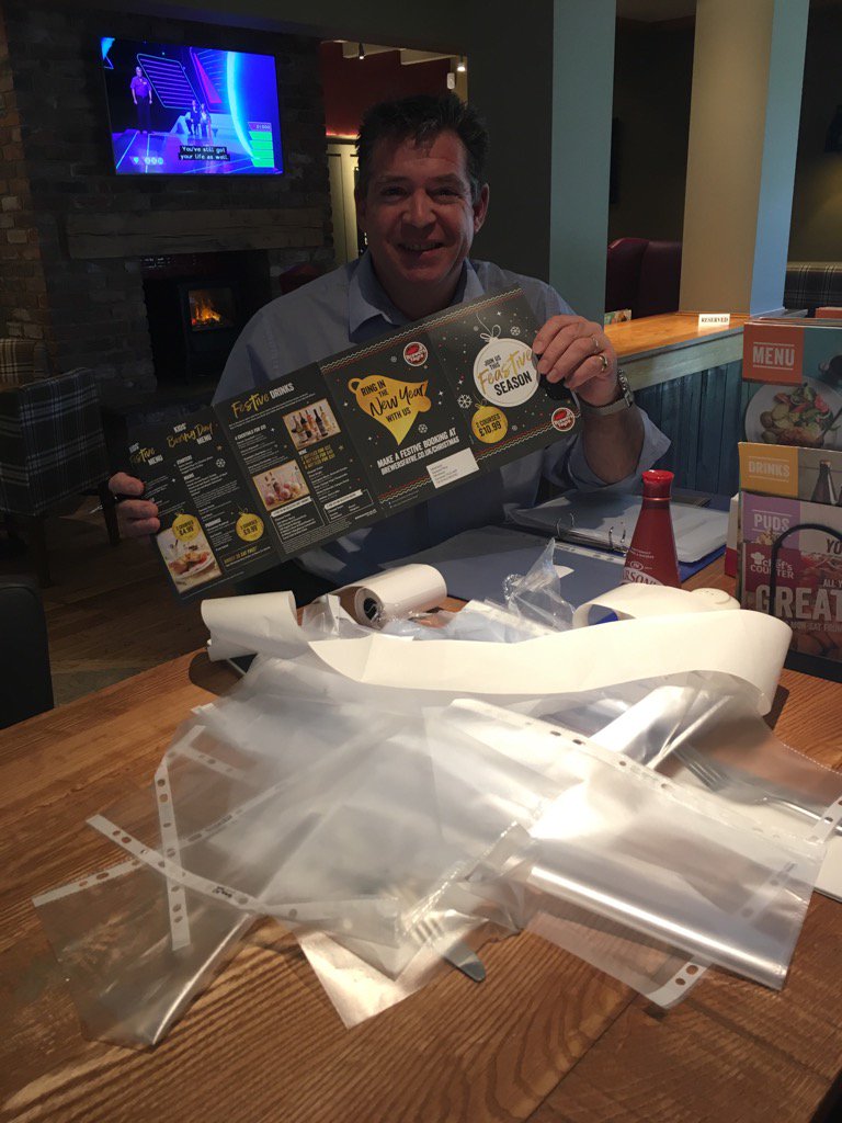 Xmas champ Sean sorting the bookings folders! <a href="/caroline_pascoe/">Caroline Beston</a>