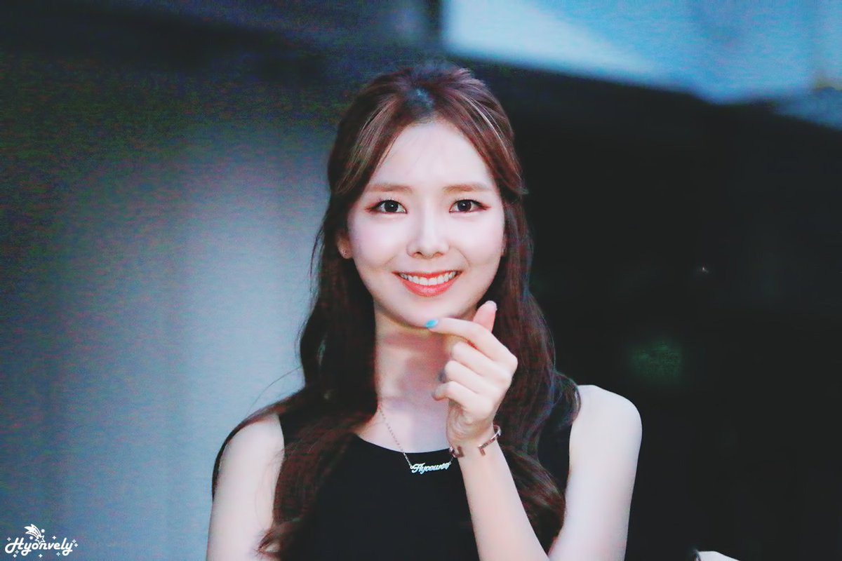 HYON_VELY's tweet photo. 170720 엠카운트다운 미니팬미팅
#이효은(@Stellar_HE)직찍📸
https://t.co/rr6PBjLYDY
#스텔라 #이효은 #효은 #hyoeun #여신 #이쁨미 #낭낭 #지구뿌셔 https://t.co/59EUivbGFF