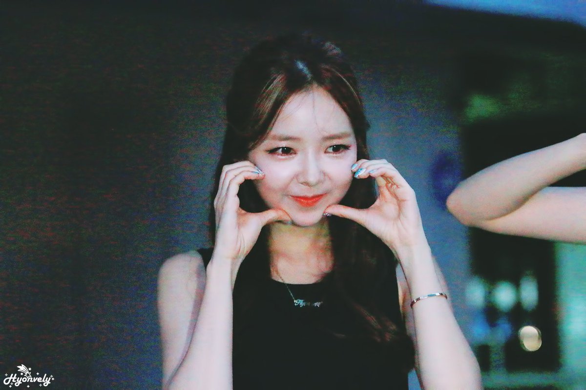 HYON_VELY's tweet photo. 170720 엠카운트다운 미니팬미팅
#이효은(@Stellar_HE)직찍📸
https://t.co/rr6PBjLYDY
#스텔라 #이효은 #효은 #hyoeun #여신 #이쁨미 #낭낭 #지구뿌셔 https://t.co/59EUivbGFF