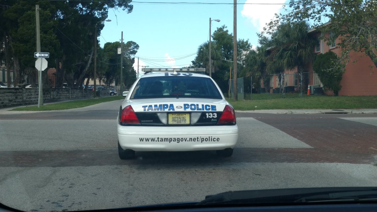 TampaCopWatch's tweet image. Multiple #FailuretoStop #CaliforniaStop Spruce St cruiser 133 @TampaPD 10:44a 8/15/17 #AbovetheLaw #OathBroken #Tampa #Florida @CityofTampa