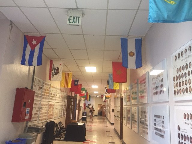 maryschmidt's tweet photo. Student orientation @MenaulSchool - there to help promo #IndigenAHORA! fundraiser. Great energy, int'l students #hope #inspiration https://t.co/GyU4QuAx6N