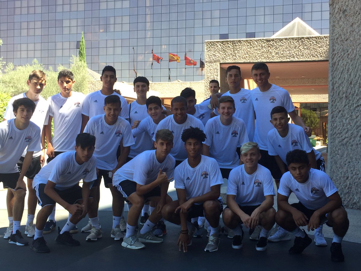 colelawrence_13's tweet photo. 🇪🇸out here representing the 702🇪🇸  #DallasCupAS https://t.co/wTYGSr0t8R