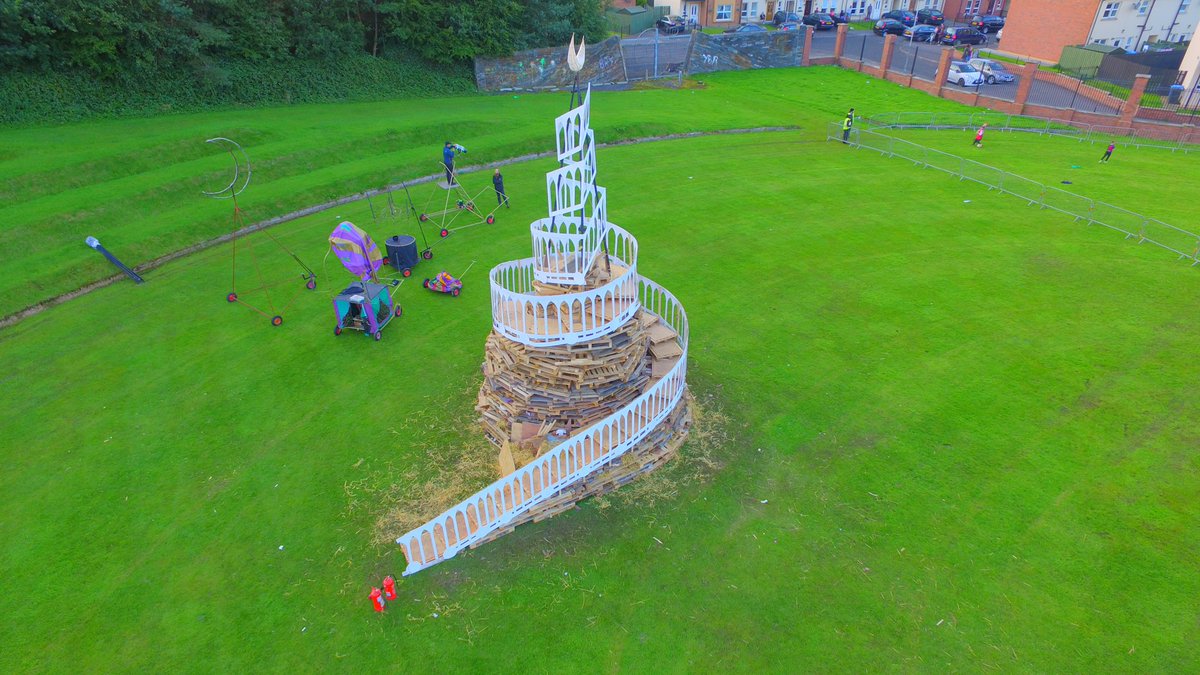 JoeDunn_Creggan's tweet photo. Gasyard Feile '17 finale #Derryhappy #positivederry https://t.co/X9V1iQn8Gl