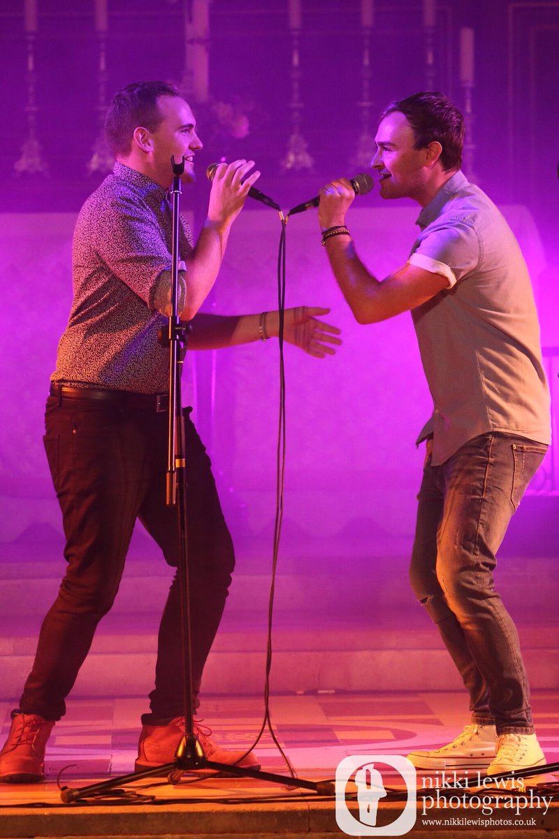 Giggin4Good's tweet photo. A selection of photos by @nikkilewisphoto from our latest concert which raised over £2000 for @SoiDogPhuket. 📸🎤🐶 #songs4soi🐾 https://t.co/kuhxqJYQuO