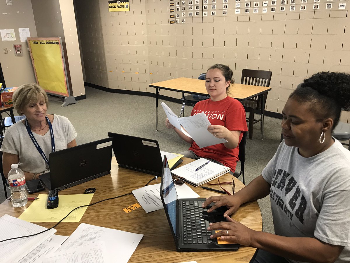 phee59's tweet photo. LifeSkills Team..Team work!! https://t.co/q5hjvuqJZj