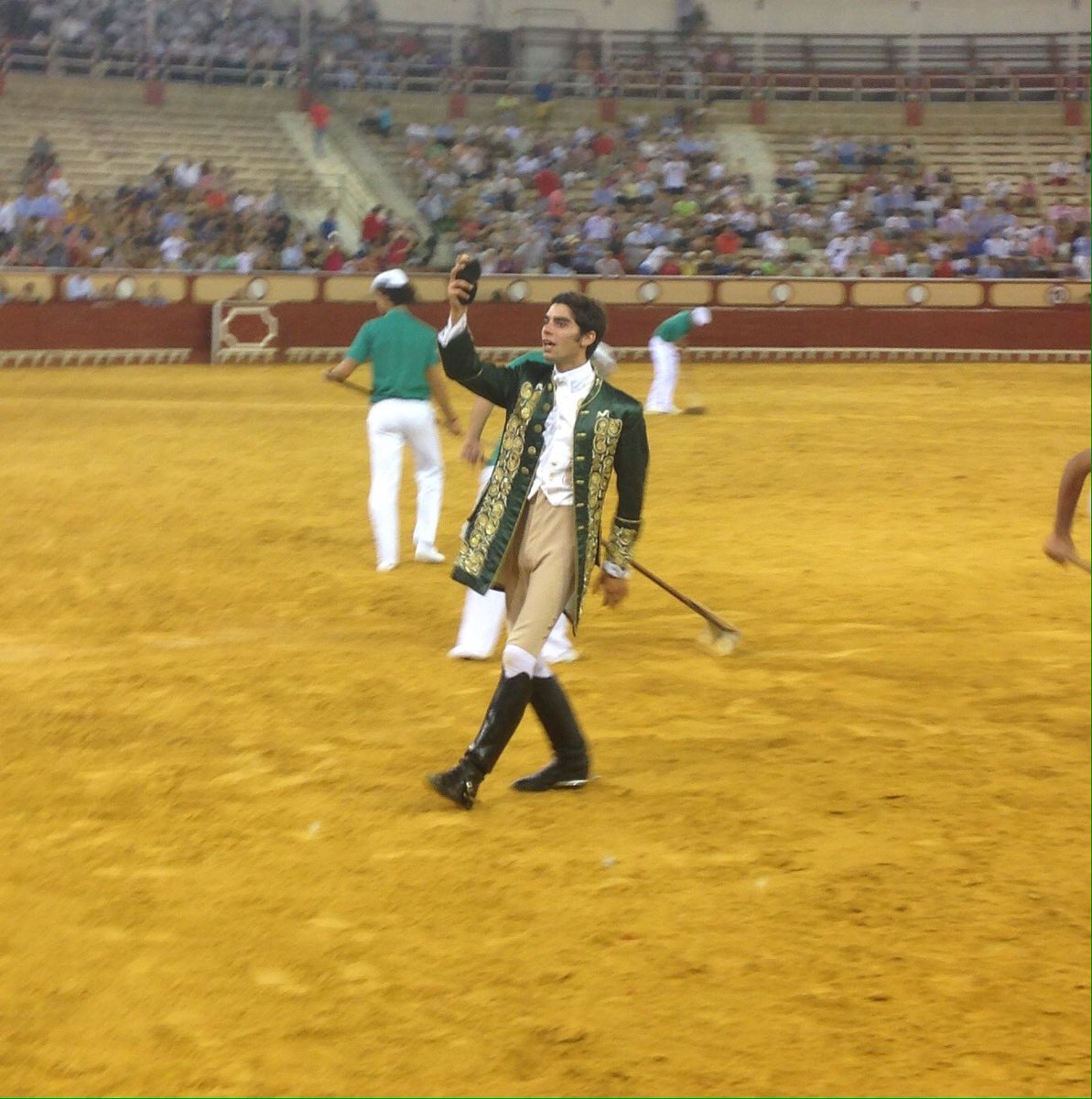 Una oreja para Miguel Moura en el tercer toro de la tarde #toroselpuerto17