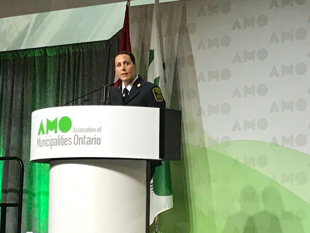 Caledon_Allan's tweet photo. @CaledonFire Fighter Mandy Gould receives a standing ovation as she speaks about being a #doublehatter at the #AMOconf17 @AMOPolicy https://t.co/jfPBr3bfDS