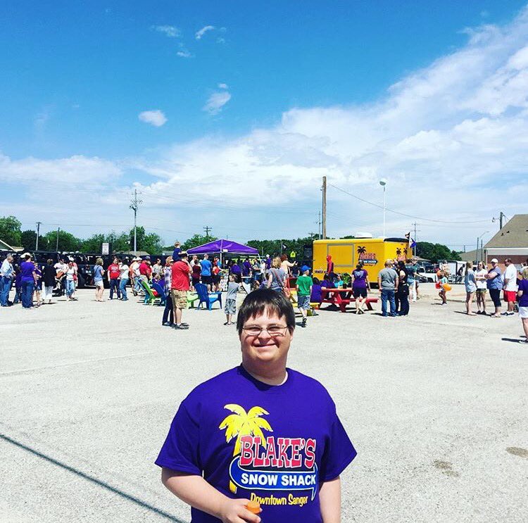 AnnPyron's tweet image. Thank you @PatriciaHeaton  meet our Blake owner of Blake's Snow Shack World famous Snow Cones