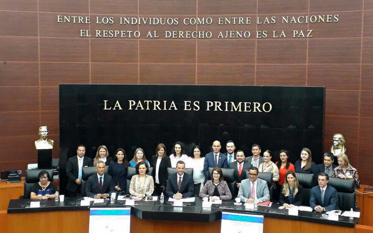IvetteMurat's tweet photo. La #ProcuradoraDIF, Susana Pérez Guerrero, acudió al Senado al foro "Adopción en México", para velar por los derechos de nuestra niñez. https://t.co/9MTwcuvIBE