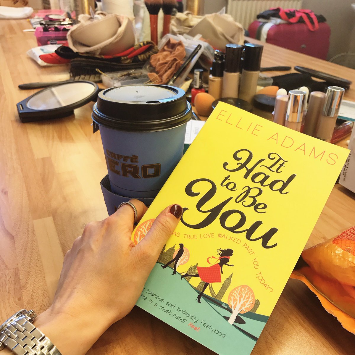 GracieJohnson70's tweet photo. Free Cuppa, New Book and Fresh Nails. YES to all of these things. Happy Tuesday 📚☕️💅🏼💛 #ithadtobeyou #ellieadams #happytuesday https://t.co/6u6qEzKS1h