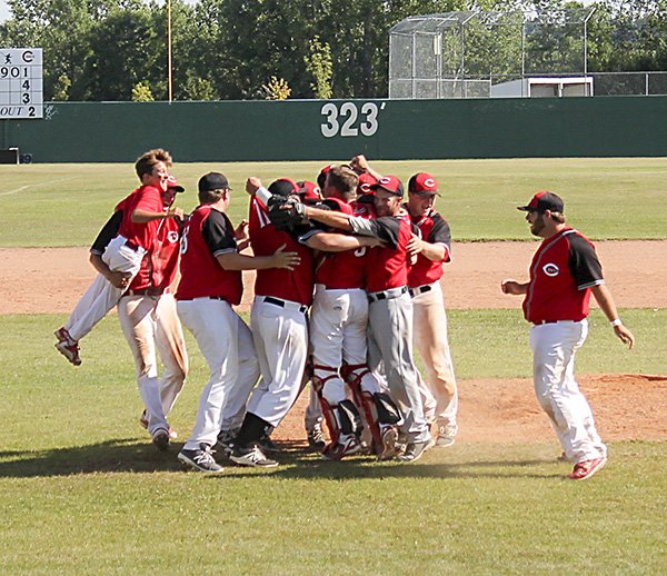 myWestmansports's tweet photo. Senior AA Provincials a home run for @NeepawaCubs. Pictures online https://t.co/hQriL0yksh. More photos/full story will be in @NeepawaBanner https://t.co/E9tRrwGsAf