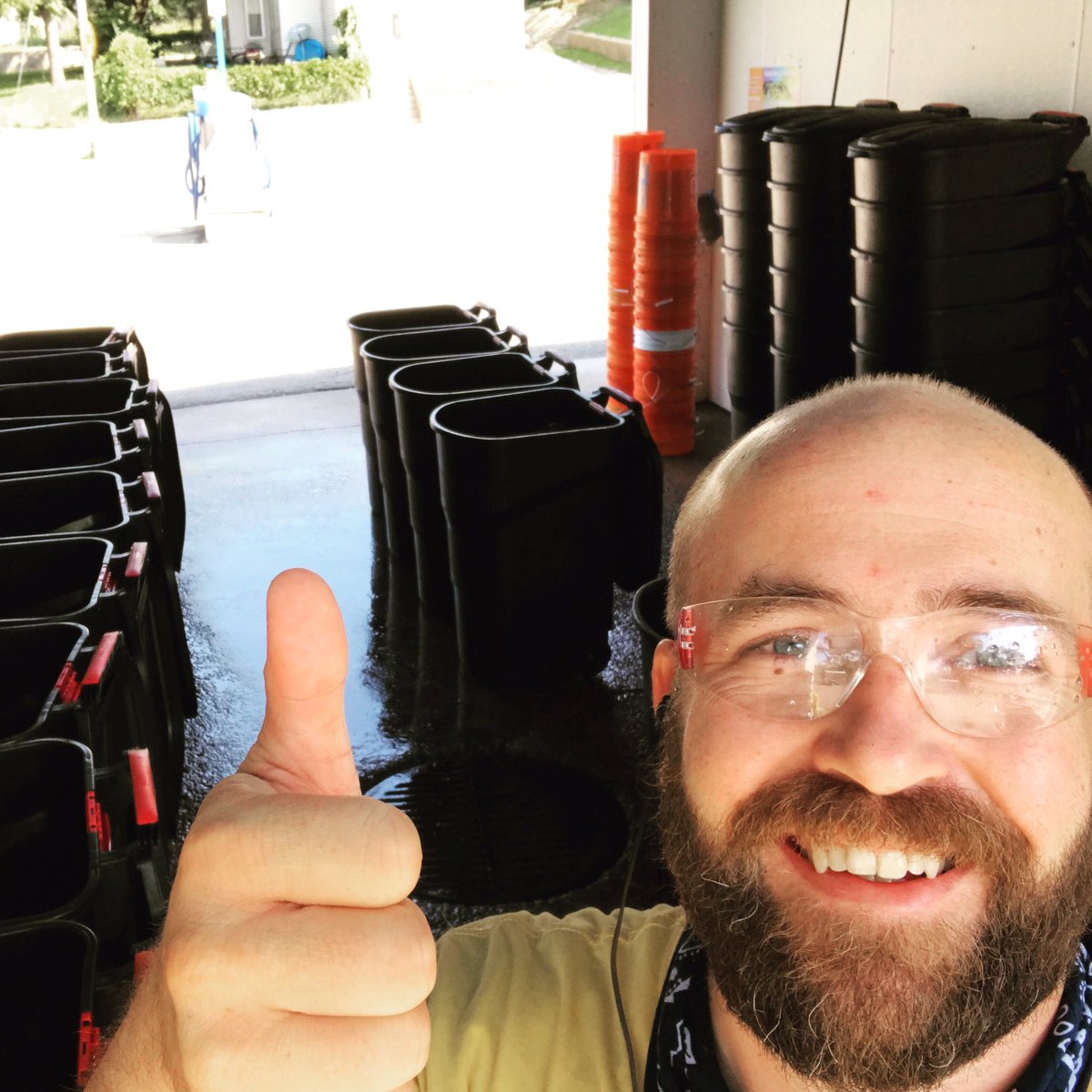 HighFiveProgram's tweet photo. π¦ Tuesday wash n prep! Look for us this week at @DowntownGRInc #MITP, @localfirst Lakeshore #StreetParty, & @hoxeyville! #lesstrashmorefun π https://t.co/bovKw2k99k