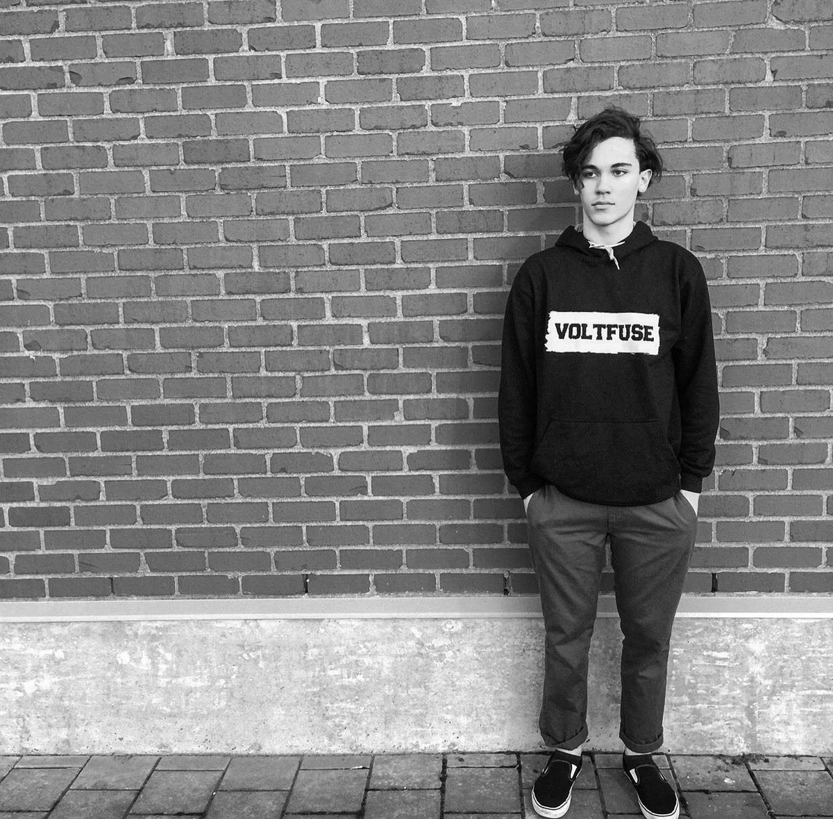 VOLTFUSE's tweet photo. Just another brick in the wall. π±
https://t.co/470ZBN1o3r
#snowboarding #skateboarding #apparel #riderdriven https://t.co/afMsu07VId