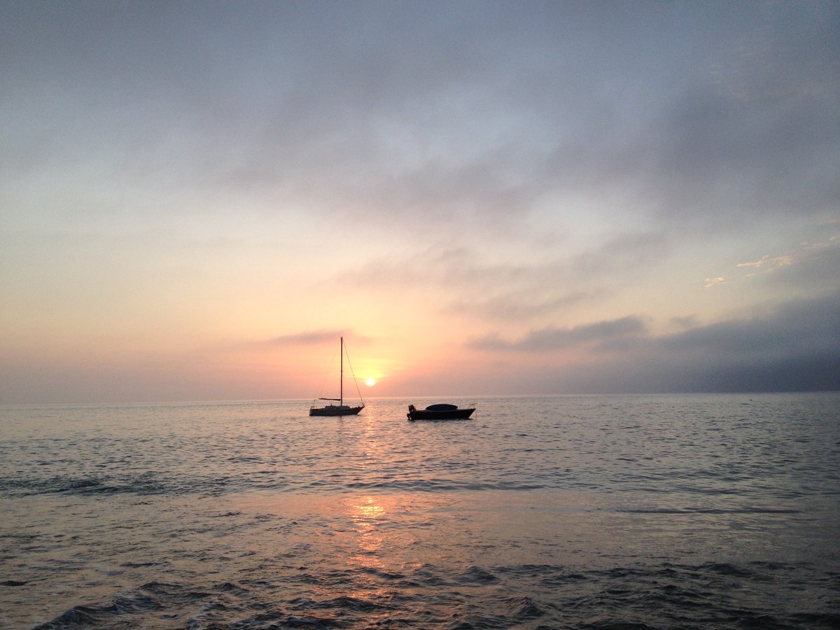 testimonyaday's tweet image. How are you carrying other's burdens today?  Personally taking the opportunity to find someone I can pray for, give money to, heal and love.