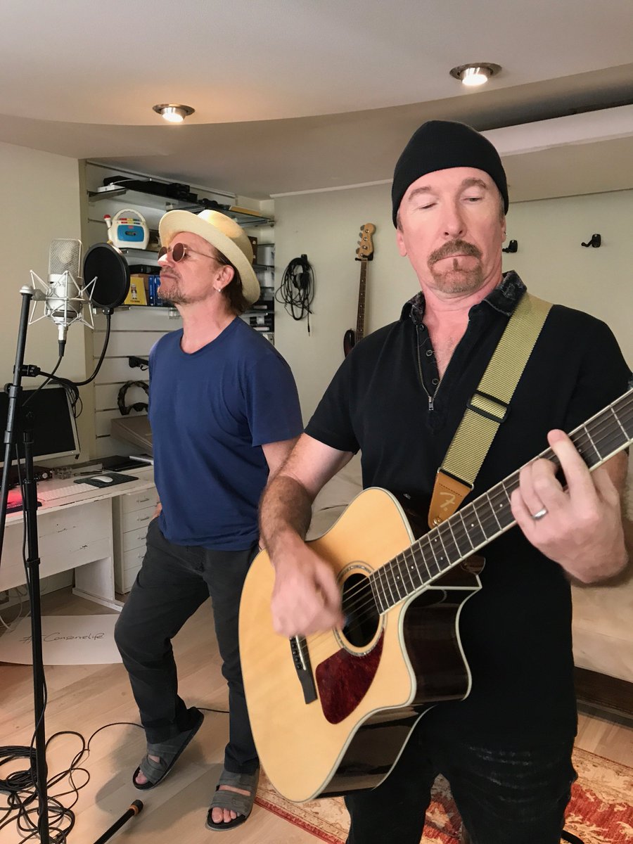 U2's tweet photo. B &amp; E... En vacances https://t.co/eWvTfXBoMY