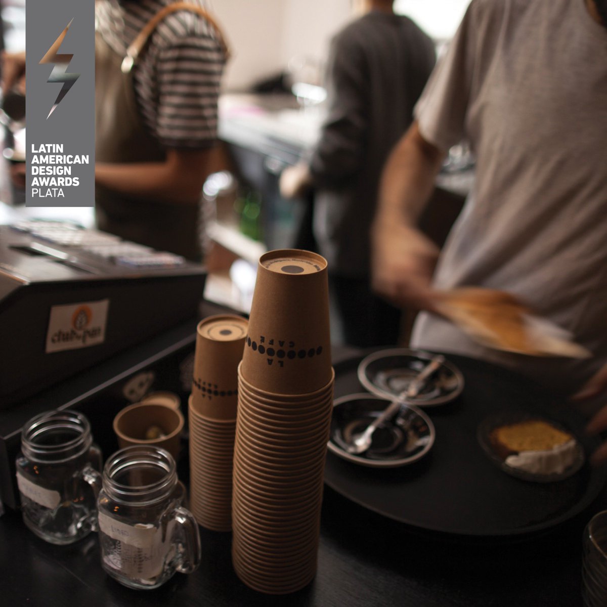 La ·········· Café por <a href="/AtolondeMororoa/">Atolón de Mororoa</a> (Uruguay) ganador de LAD Plata en Banding en la 1ra edición de los Premios de Diseño Latinoamericano