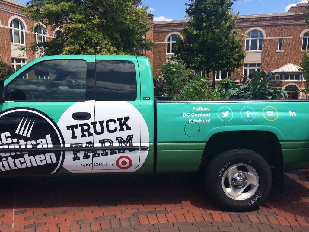 NUCampusKitchen's tweet photo. A visit from the truck farm at #ckpbootcamp #hungerfighters @campuskitchens @dcck https://t.co/Ub2bD2cVvM