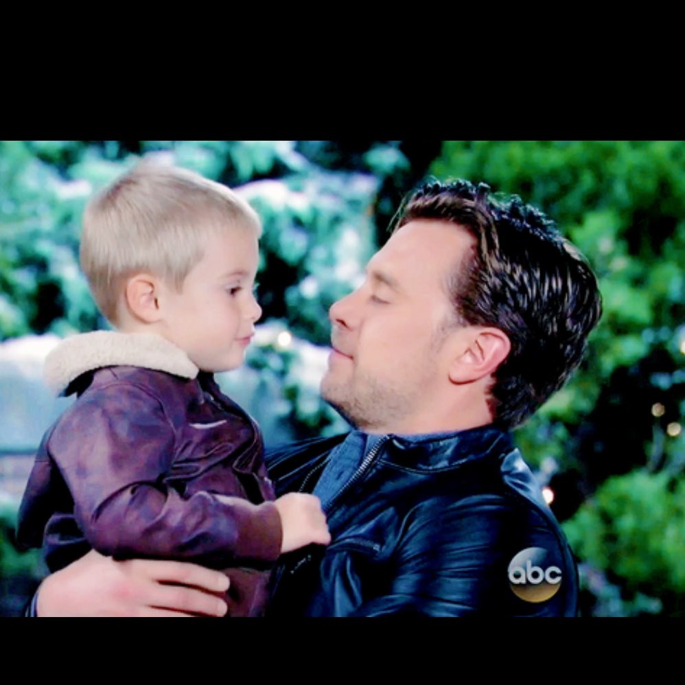 SPNWalkerFam's tweet photo. #DanielEdward missed so much time with his Daddy 💔😥 #JaSamBabies ❤️❤️❤️❤️ #BillyMillerIsJasonMorgan https://t.co/hIrltcIASg