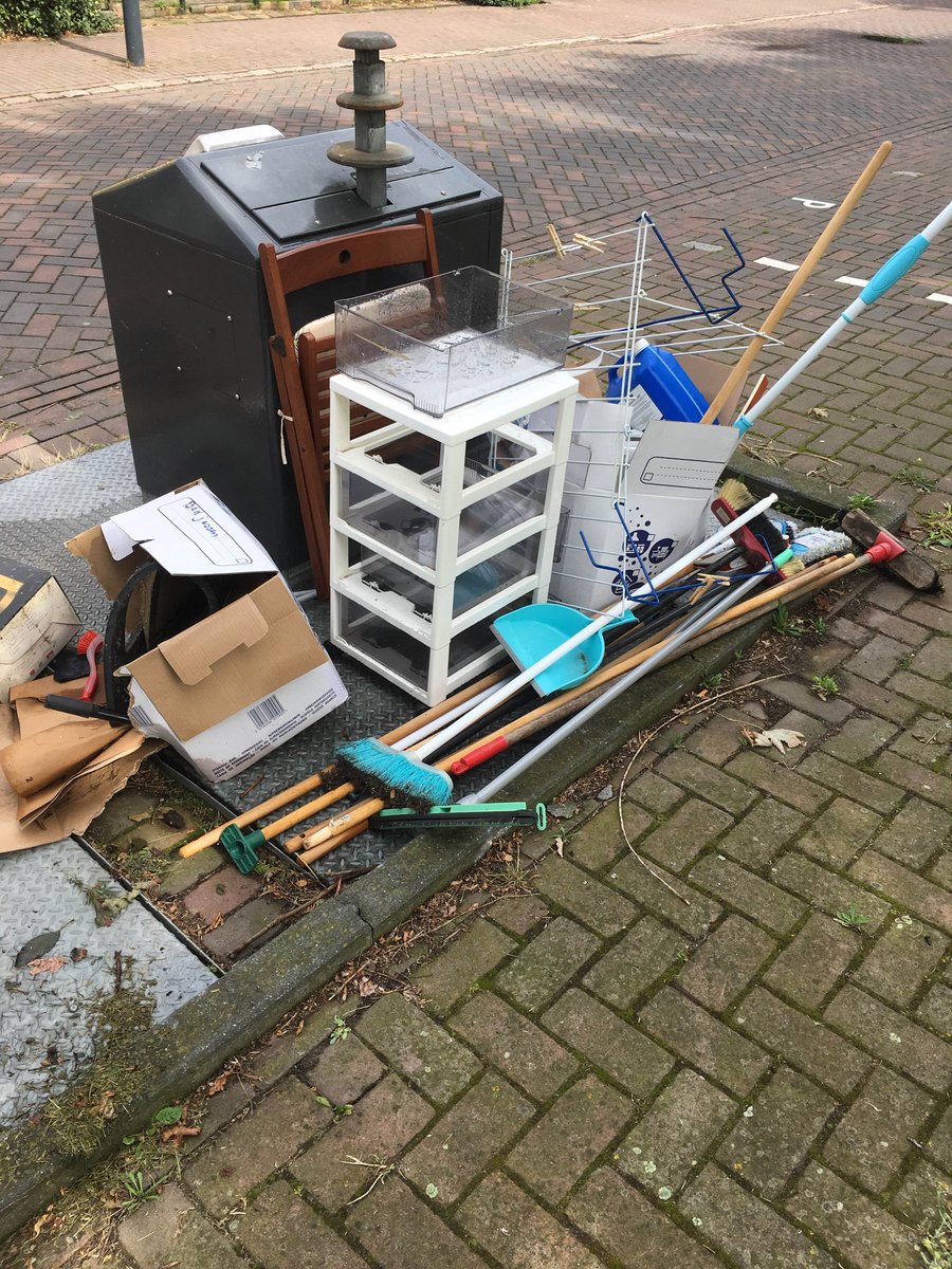 Eiland7's tweet photo. @haarlemmermeer komen jullie even een kijkje nemen? Als naam en adres bij ons bekend zijn geven wij dit aan jullie door #buurtonderzoekloopt https://t.co/4c8rHFSTof
