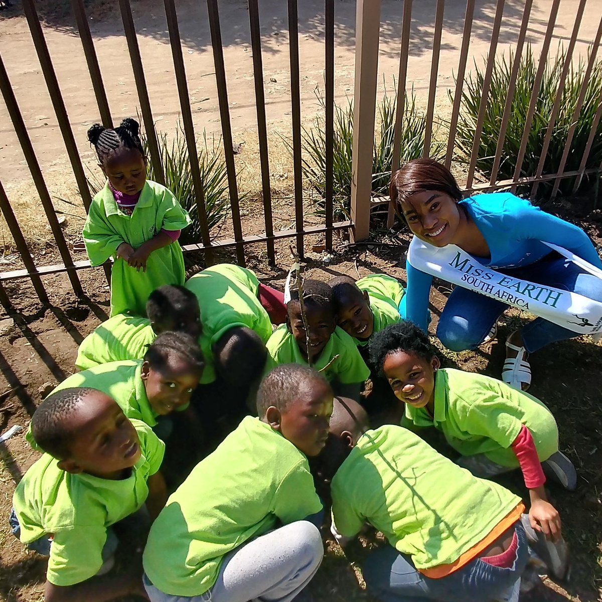 Lebolusciously's tweet photo. Thank you so much @CarlaDeKok95,  @R3R5Nursery, @budgetplants1 for donating 8 fruit trees #addinghope #MissEarth2017 #NationalFinalist2017 https://t.co/LiXCYdrgSo