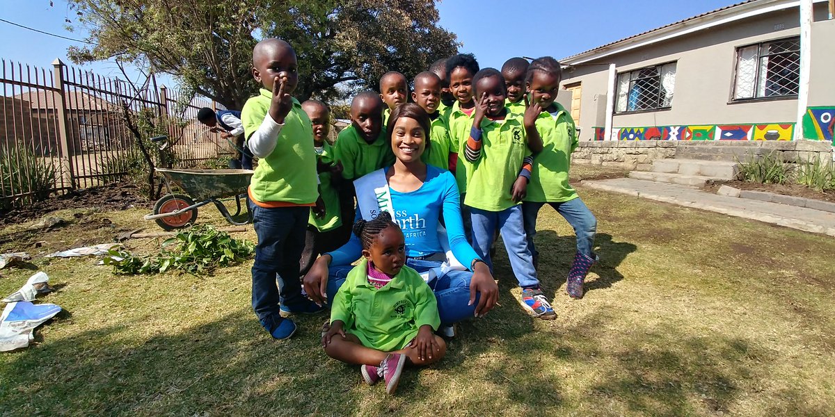 Lebolusciously's tweet photo. Thank you so much @CarlaDeKok95,  @R3R5Nursery, @budgetplants1 for donating 8 fruit trees #addinghope #MissEarth2017 #NationalFinalist2017 https://t.co/LiXCYdrgSo